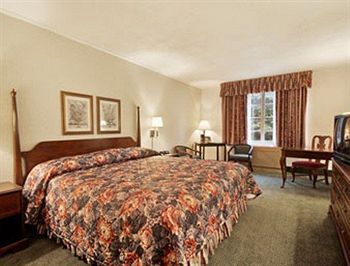 Ramada Inn 1776 Γουίλιαμσμπεργκ Εξωτερικό φωτογραφία